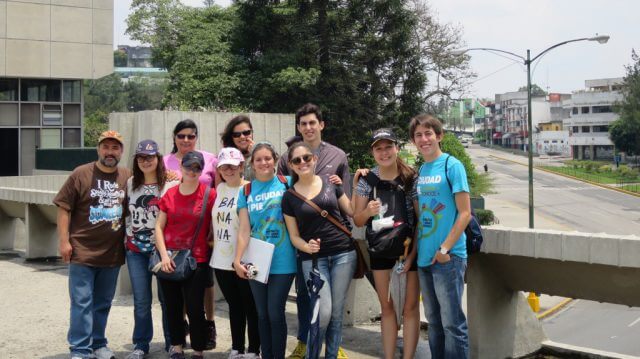 Primer grupo participante del recorrido: Corazón Cívico